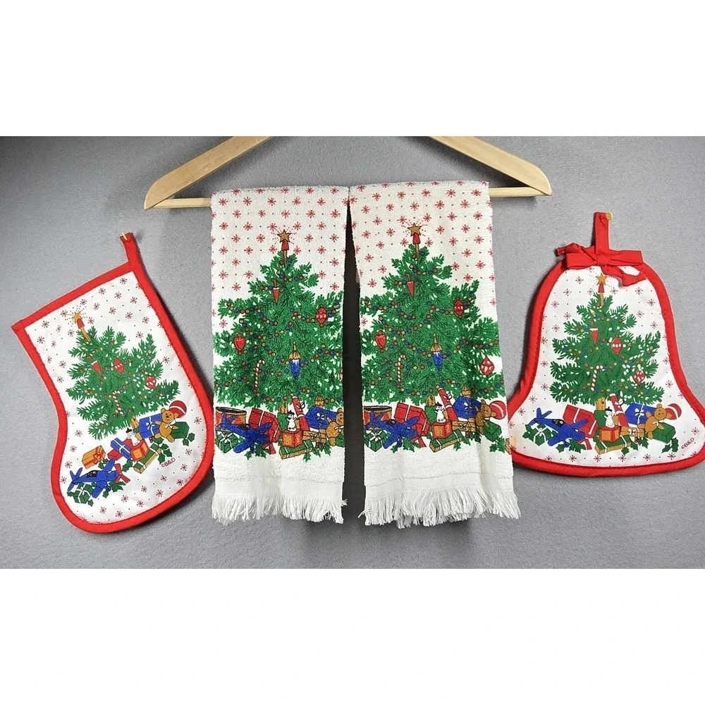Vintage Cannon Christmas Tree Hand Towels Potholders Set Holiday Kitchen Decor